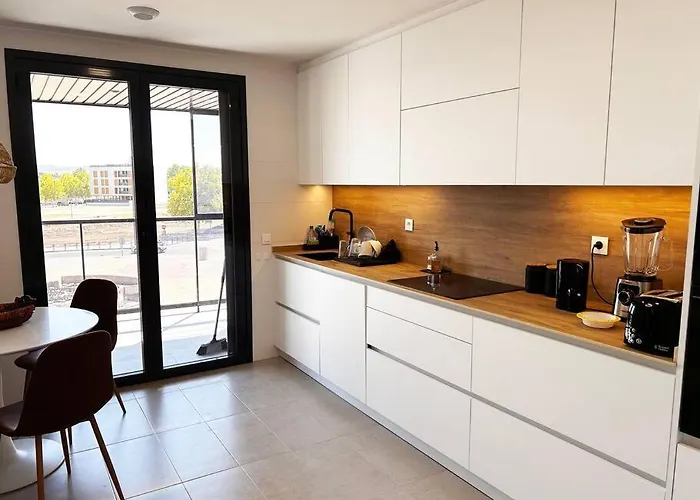 Apartamento De Cuatro Habitaciones En Talavera