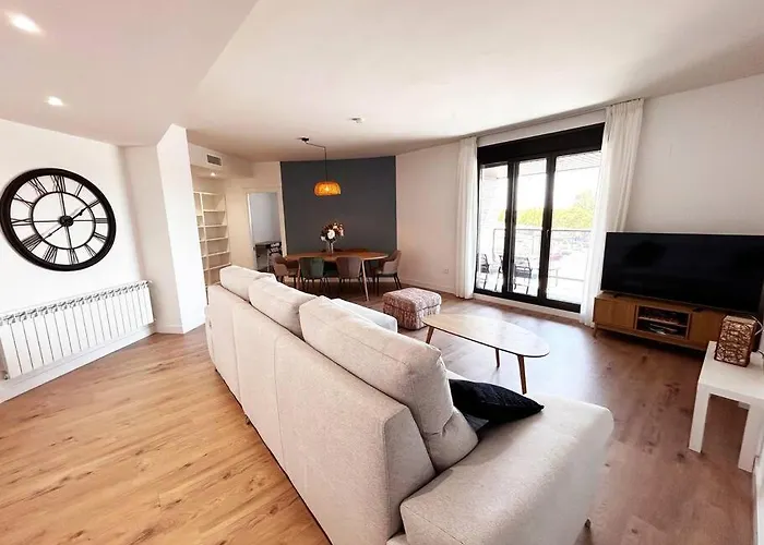 Apartamento De Cuatro Habitaciones En Talavera